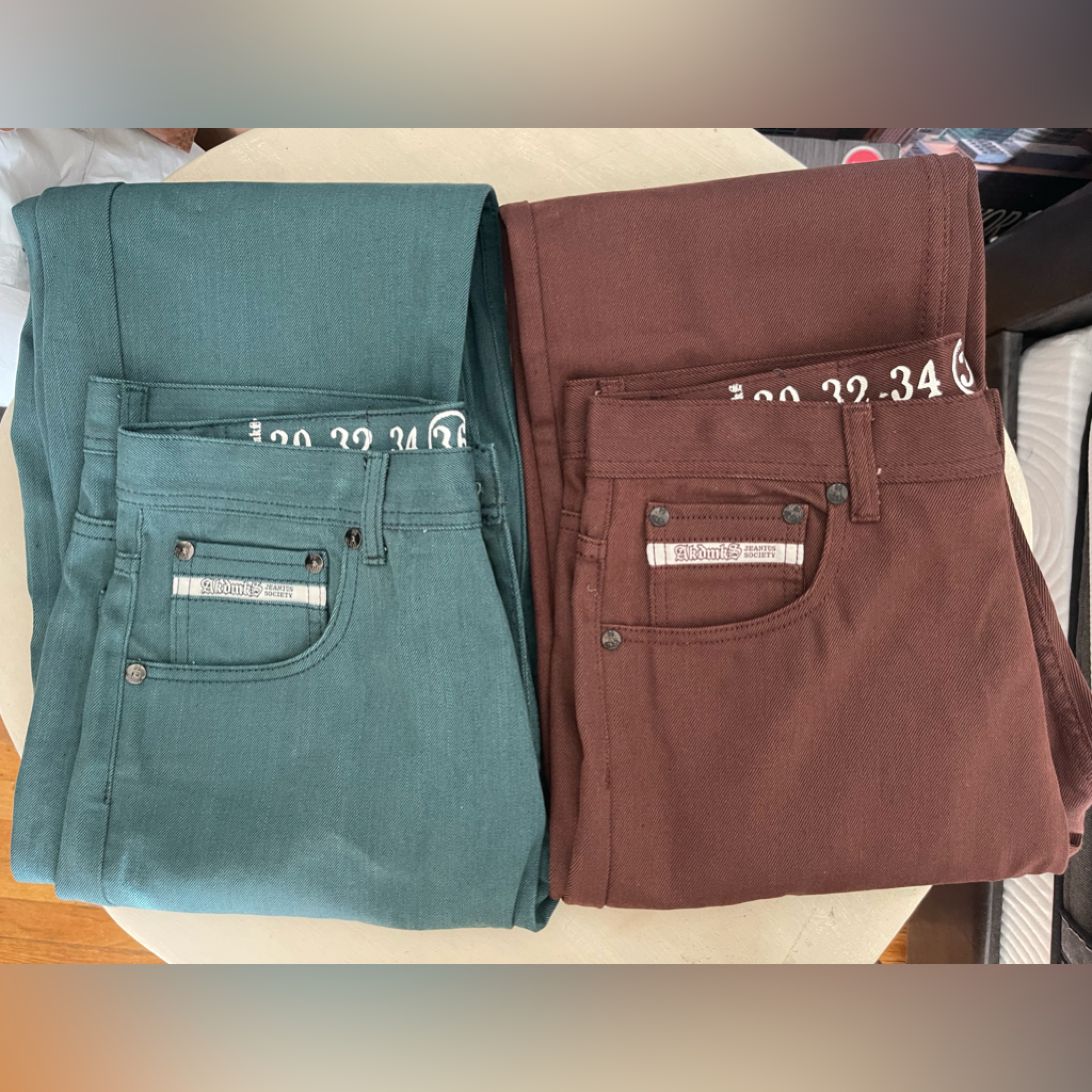 2 Akademiks Brand Jeans